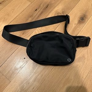 Lululemon belt bag